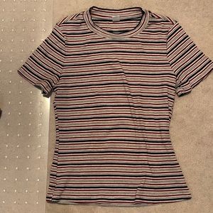 Ribbed short sleeve, body hugging tee